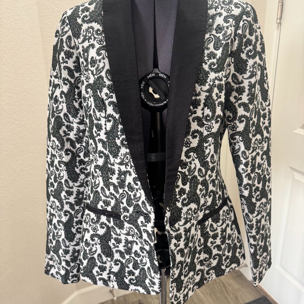 Ark & Co. Women's White and black/grey paisley jacket Size L